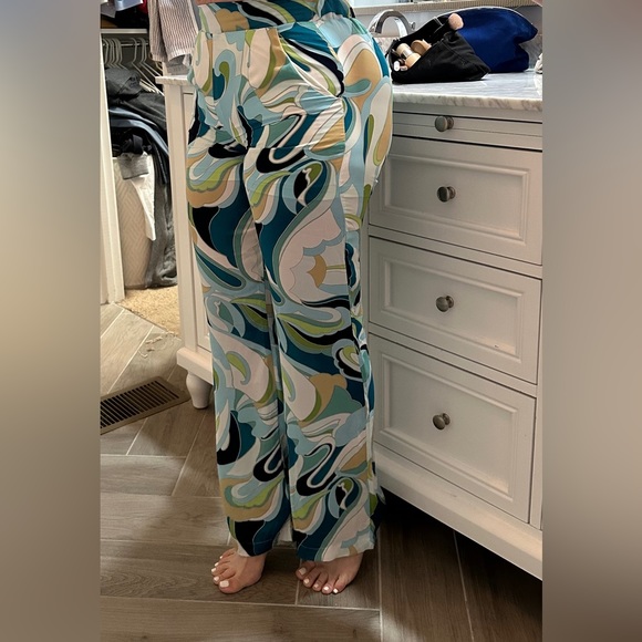 New York and Company Abstract Print Wide Leg Beautiful Green combination - Picture 2 of 2